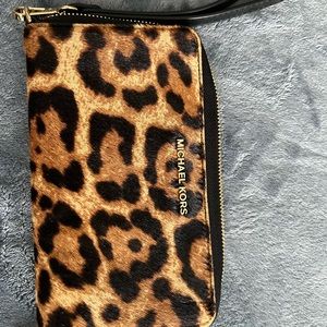 Michael Kors Jet Set travel cheetah large phone wristlet zip around wallet